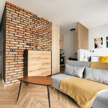 Woronicza 80 Modern By Bookinghost *